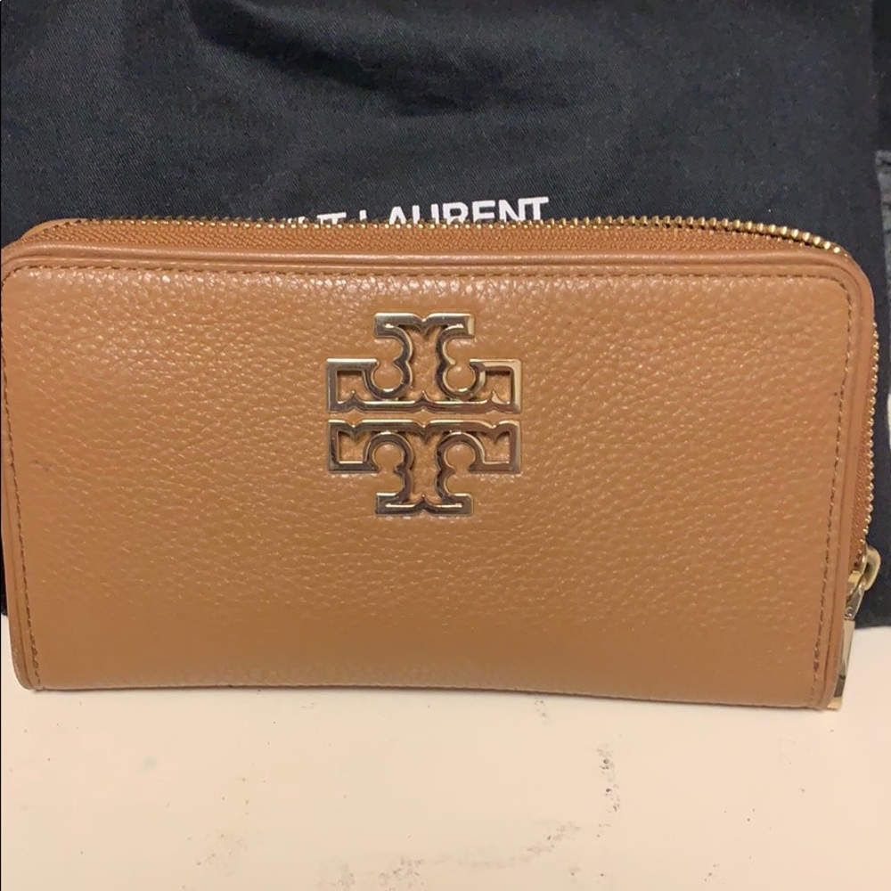 Tory Burch wallet